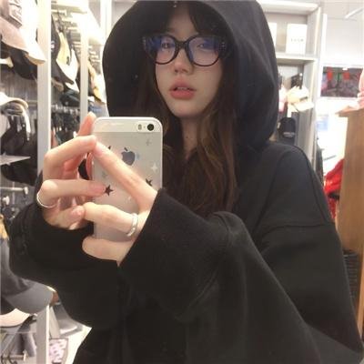 陪她一会儿
